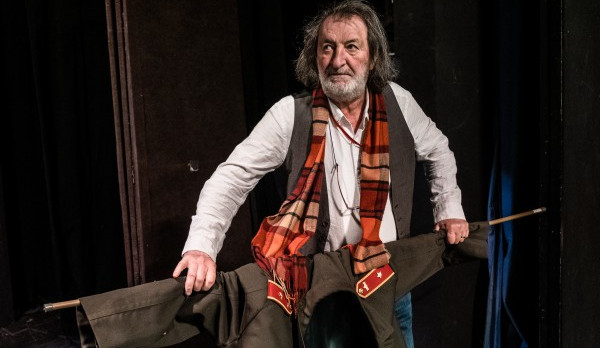 Lži a intriky v novém kabátu. Divadlo Bolka Polívky uvede tragikomedii Karla Steigerwalda