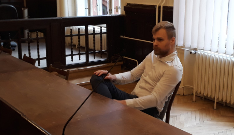 Obžalovaný Jakub Hodaň v jednací síni Krajského soudu v Brně