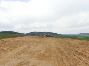 Třicet let čekání je u konce. V Čebíně začala stavba vytouženého obchvatu