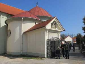 Slavkov opravil hrobku, kde jsou ostatky zámeckých pánů