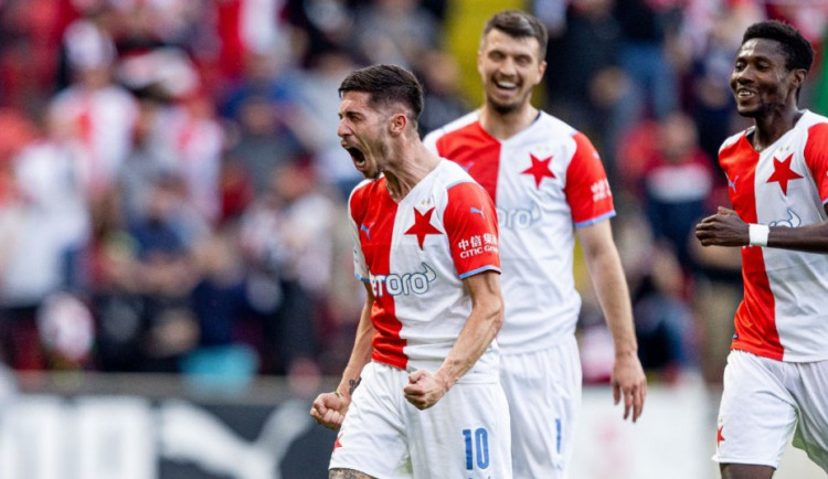 Slavia porazila Slovácko 3:0. Na vedoucí Plzeň ztrácí dva body