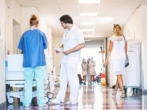 Nemocnice na jižní Moravě přestaly omezovat návštěvy