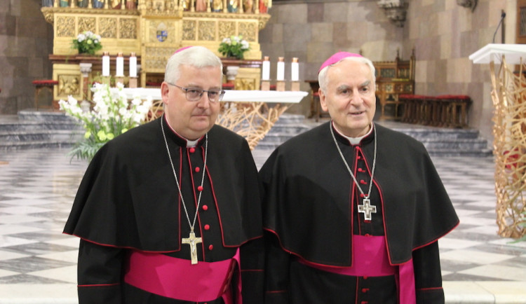 Na brněnský Petrov usedne nový biskup. Cikrleho střídá po třiceti letech Konzbul