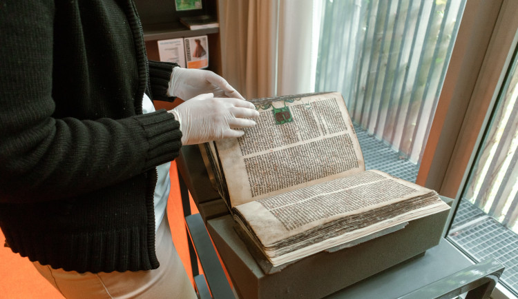 Do Brna dorazila zrestaurovaná Pražská bible
