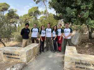 Studenti z Brna jezdí pečovat o Masarykův les v Izraeli