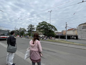 Brnu dochází trpělivost s ukrajinskými Romy z nádraží. Odsune je za plot