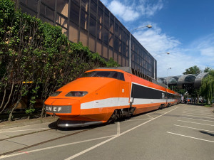 Brno obdivuje čtyřicet let starý vlak z Francie, který přijel z Německa