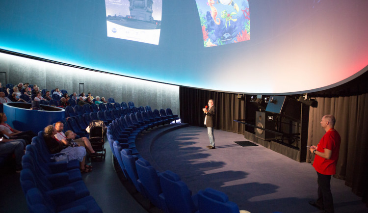 Podívejte se na nejnovější a nejlepší filmy pro digitální planetária 