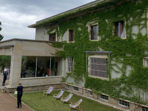 Z bývalé kuchyně brněnské vily Stiassni je kavárna. Vzdává hold první republice i slavnému architektovi.