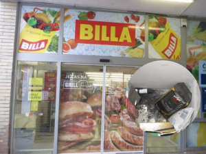 Z brněnského supermarketu se linul silný zápach myšího trusu