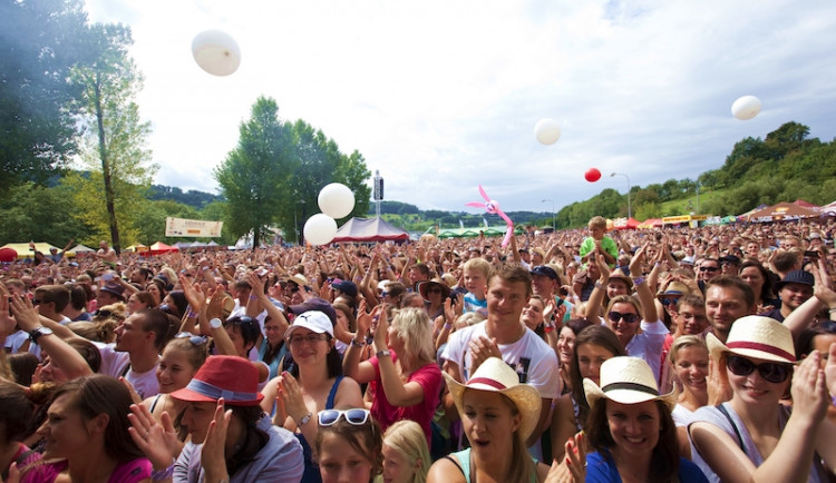 Hudebně-švestkový festival Trnkobraní se vrací a oznamuje kompletní line-up  s kapelami Chinaski, Rybičky 48, Tři sestry a dalšími interprety