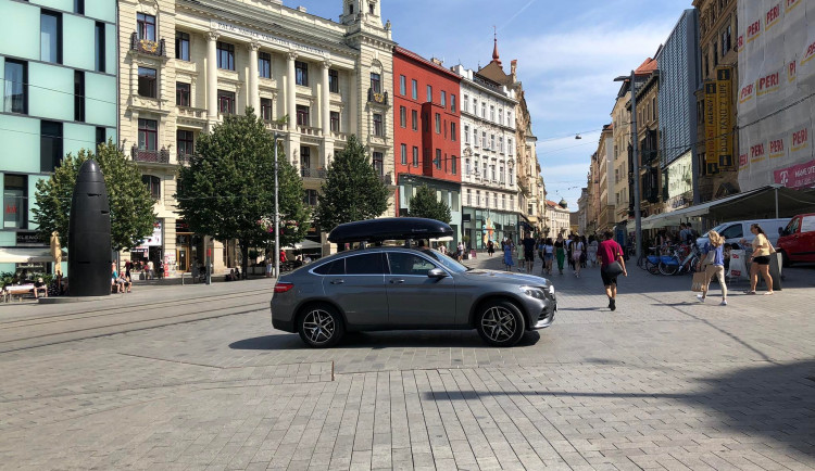 Brno ještě zpřísní vjezd aut na náměstí Svobody