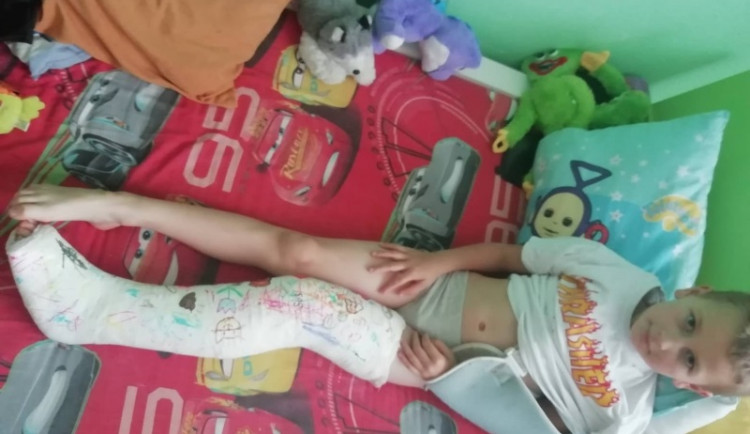 Prvňáka Petříka srazilo před školou auto. Pomoci musel vrtulník z Brna