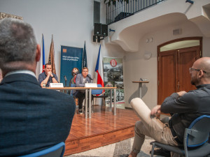 Blokování nás nespasí, lepší je kvalitní mediální výchova, říká výkonný ředitel sdružení, které vyplo proruské weby