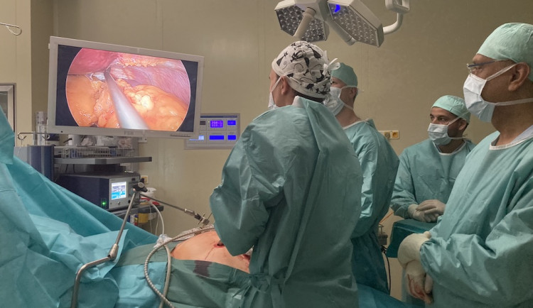 Brněnští lékaři mají nového pomocníka v boji s obezitou. Je jím žaludeční objížďka