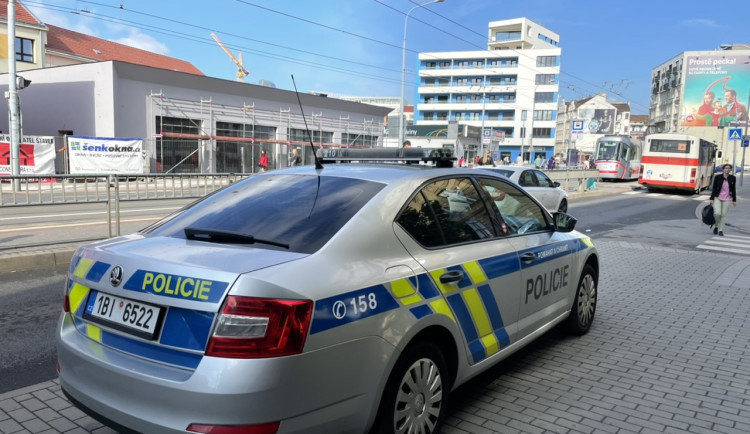 V Brně hledají muže, který je bezzubý, má knírek a chová se nevhodně