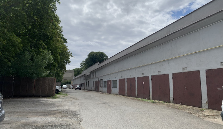 Brno si pláclo se Sokoly. Zbourají garáže a postaví školu