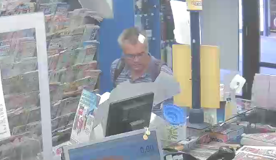 V Brně hledají muže s náplastí na hlavě. Za cizí peníze si koupil brambory i rohlíky