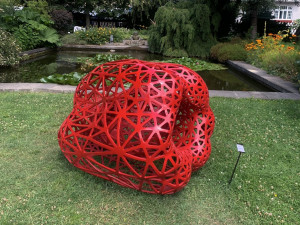 V brněnské botanické zahradě překvapí návštěvníky flekatý Mauglí i běloruský domeček