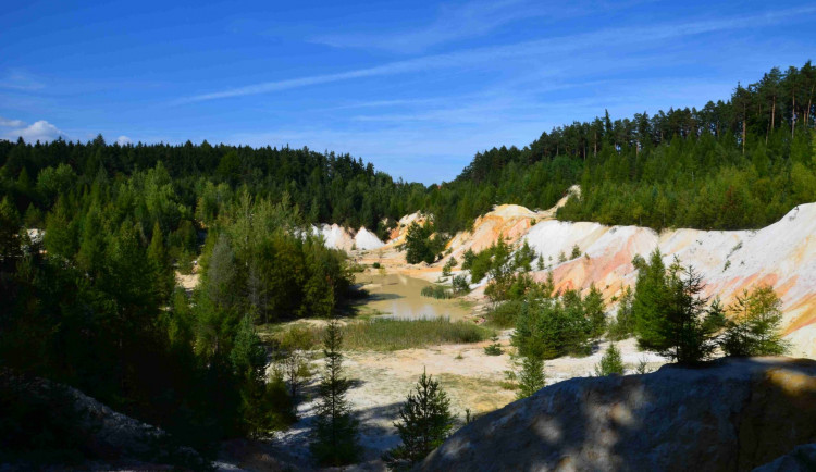 Bývalý lom u Rudic ovládnou turisté. Vydají se po naučné stezce