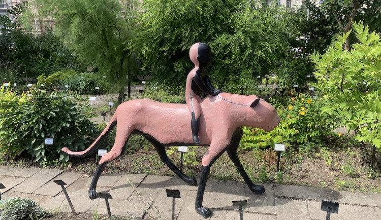 V brněnské botanické zahradě překvapí návštěvníky flekatý Mauglí i běloruský domeček