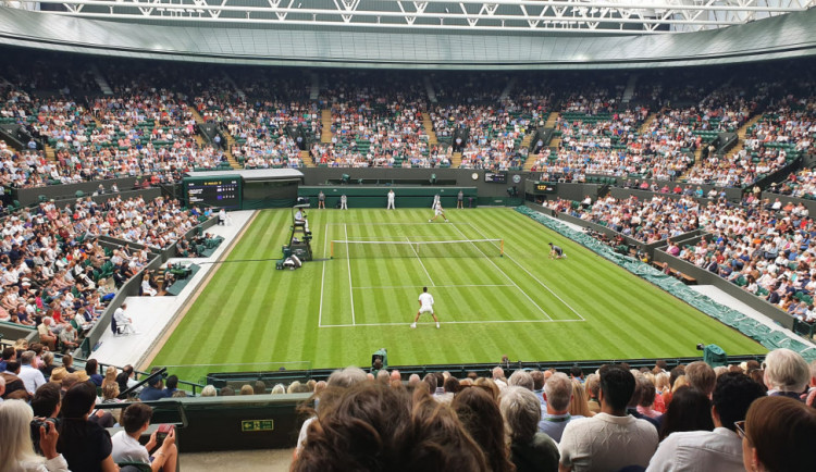 Účastníci Race to Wimbledon navštívili nejslavnější tenisový turnaj světa. Příští rok zamíří na Roland Garros