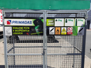 Zloději v Brně se zásobili plynem. Tlakové lahve si odvezli v nákupním vozíku