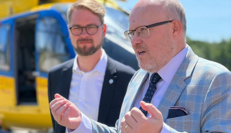 Tato vlna koronaviru je silnější, než se čekalo. Plošné resktrikce nebudou