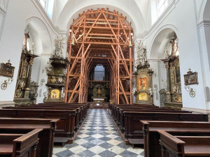 Lidé v Brně nahlédli do uzavřeného kostela, který čeká na opravu
