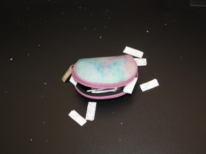 Mladá žena z brněnského Cejlu vytřepala z podprsenky heroin