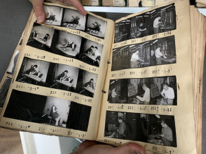 Fotograf z Brna našel u popelnic rozsáhlý fotoarchiv Zbrojovky. Snímky čeká po letech záchrana