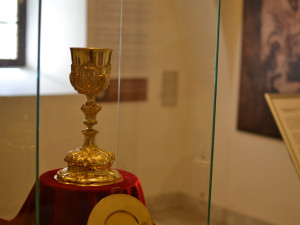 Brněnští kapucíni uviděli v televizi kalicha barona Trencka. Nyní ho vystavují