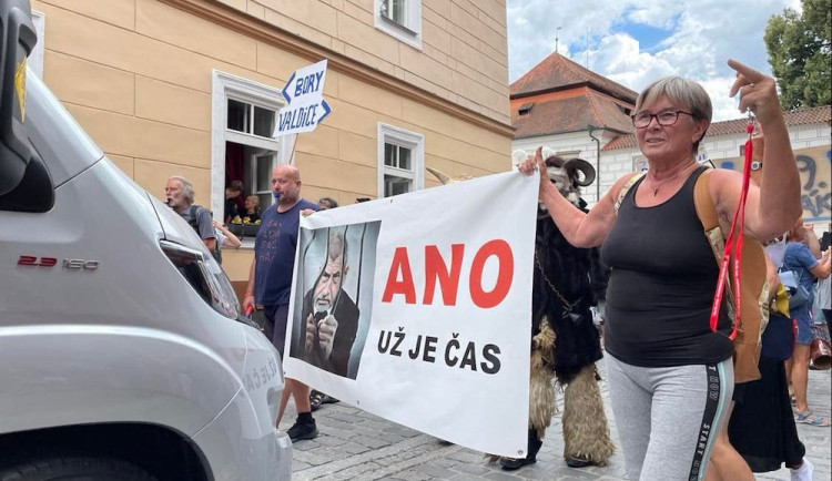 size4-size4-1659710550933-2-policejni-prezident-vondrasek-necha-prosetrit-oba-incidenty-z-babisovych-mitinku