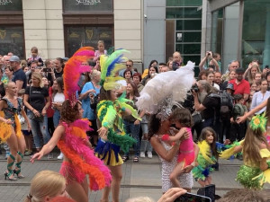 Brno roztančil brazilský karnevalový průvod