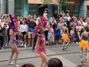 Brno roztančil brazilský karnevalový průvod