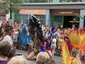 Brno roztančil brazilský karnevalový průvod