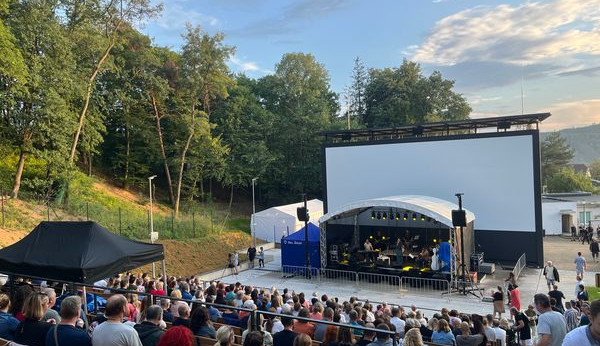 Tišnov otevřel opravený letňák a přivítal slovenskou legendu