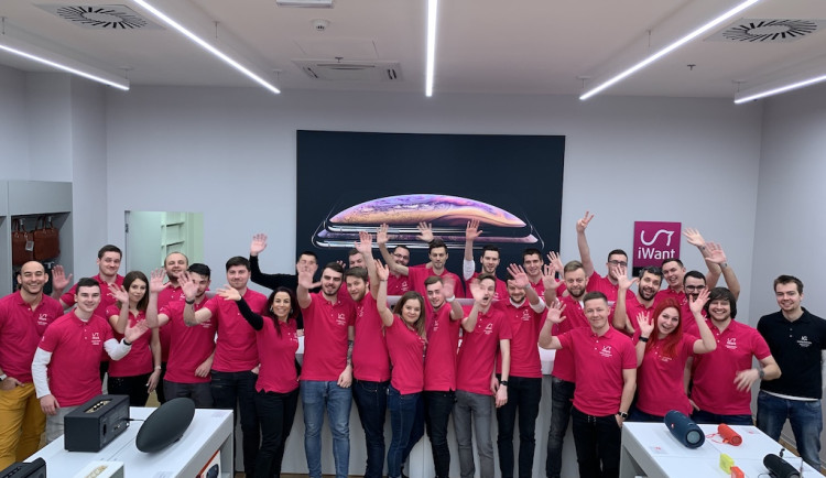 V Brně se otevírá nová prodejna Apple iWant: spojení designu a technologie v centru města