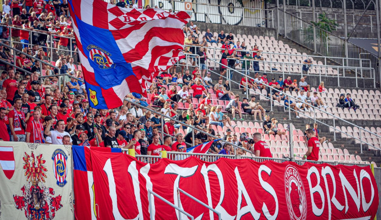 Brno čeká fotbalový svátek. Zbrojovka se před vyprodaným stadionem postaví proti Slavii
