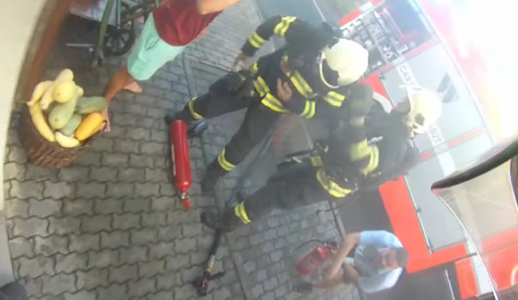 Brno oslavuje trolejbusáka. Zastavil vůz a běžel hasit cizí kuchyni