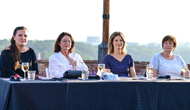 Tři političky. Zprava: Dagmar Lastovecká, Markéta Vaňková a Miroslava Němcová