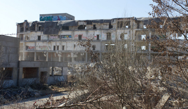 Pod brněnským vysílačem Hády se chystá nová čtvrť. Vzniká na místě bývalé továrny