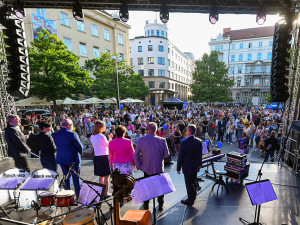 Primátorka Vaňková zahájila ostrou fázi kampaně. Do Brna ji přijel podpořit i premiér Fiala