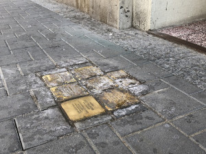 V Brně někdo zničil novou připomínku židovských obyvatel