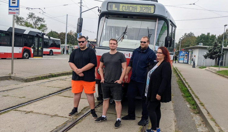 Jezdíme šalinou, a ne tramvají, učí brněnští dopraváci řidiče z Mostu