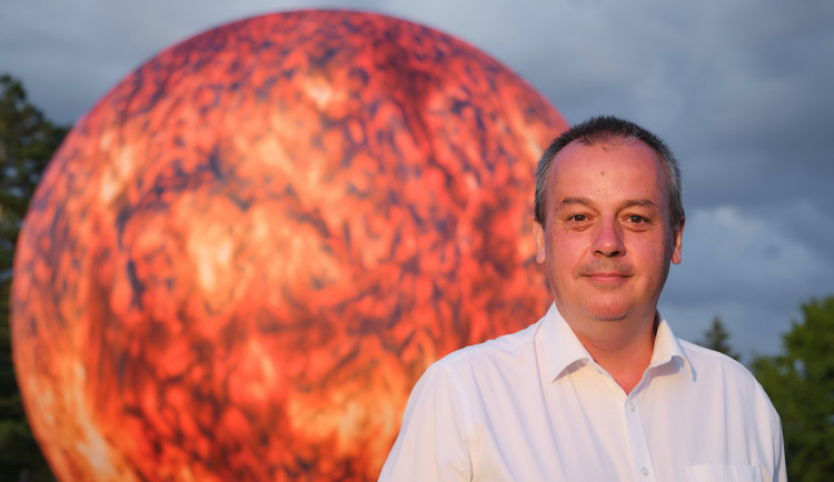 Podpora vědy a vzdělání dává smysl. Brno je kosmickým centrem. Dana Drábová se ptá hvězdáře Jirky Duška