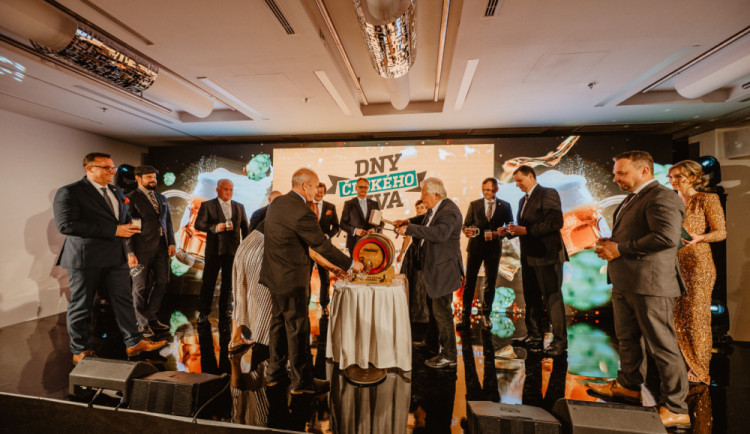 Dny českého piva slaví desáté výročí, letos zvou do hospod na tradiční český ležák 