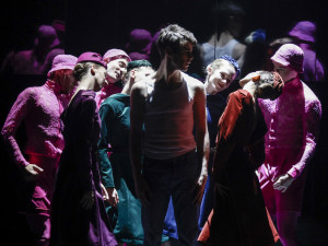 Lidské vztahy, základní otázky lidského bytí i otazníky nad vlastní identitou. Balet NdB otevírá sezonu s premiérovým triptychem Bolero!