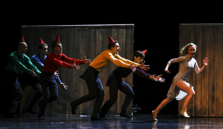 Lidské vztahy, základní otázky lidského bytí i otazníky nad vlastní identitou. Balet NdB otevírá sezonu s premiérovým triptychem Bolero!