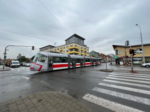 Brno rozkopalo Táborskou ulici. Měsíc neprojedou řidiči ani šaliny
